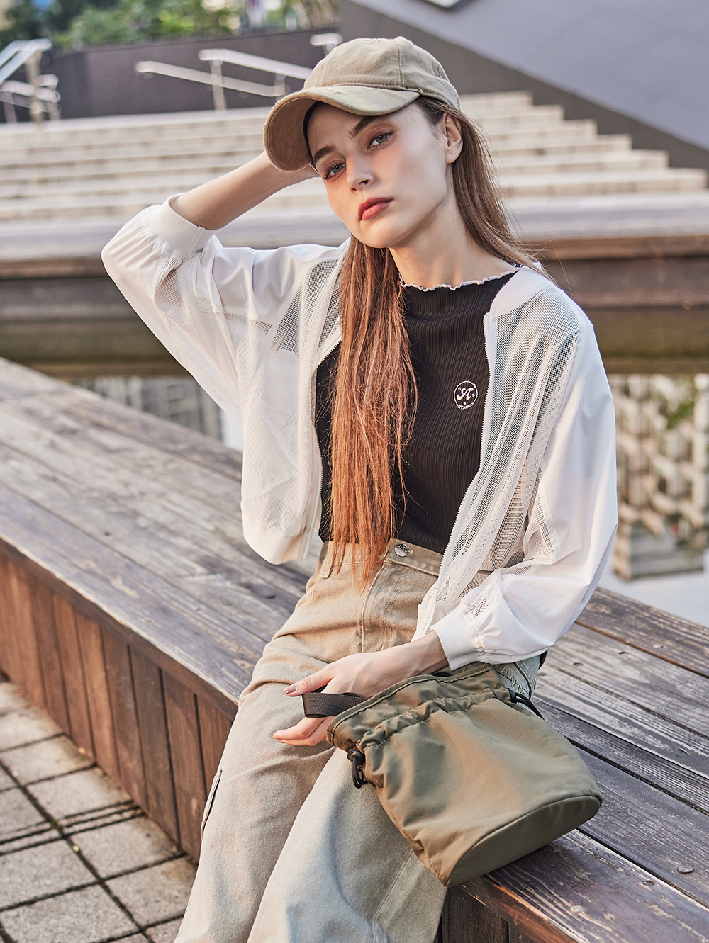 abito撞色木耳邊短袖合身上衣