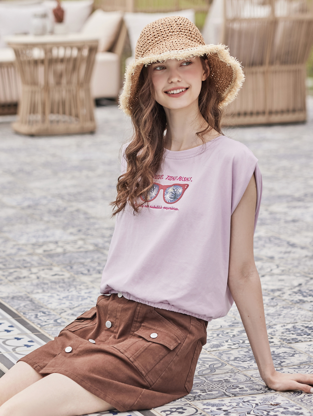 abito墨鏡圖案背部剪裁上衣