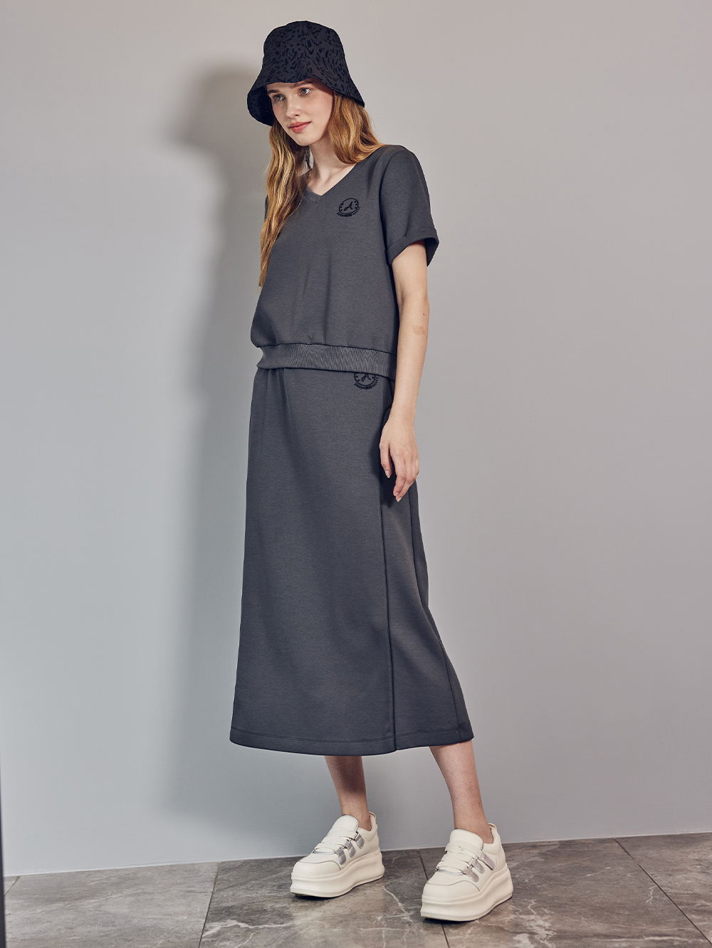 abito休閒棉質V領刺繡套裝