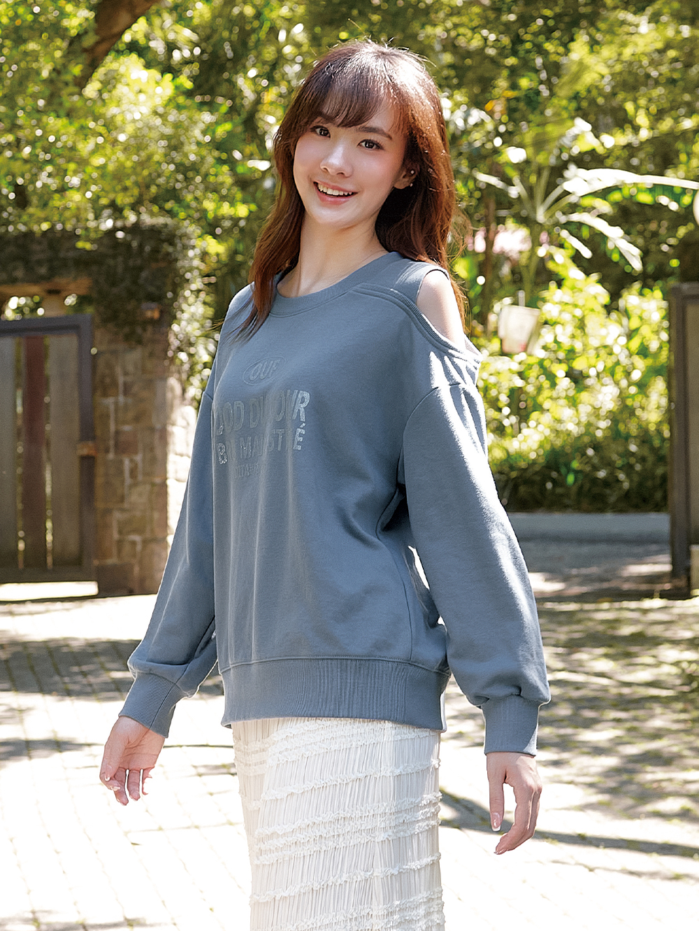 DITA不對稱小露肩大學T