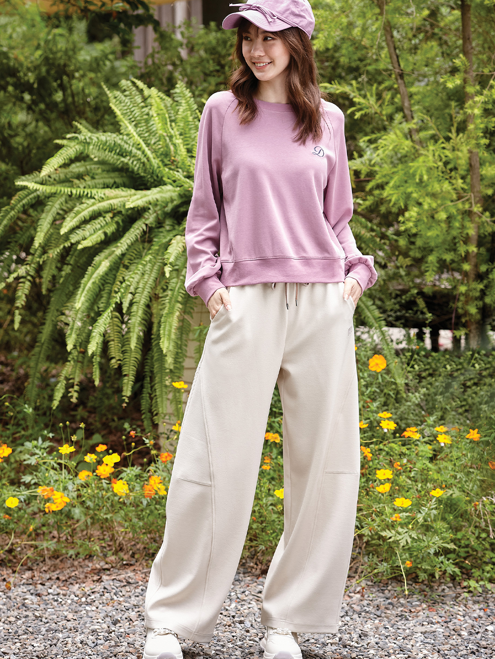 DITA率性剪接造型彎刀褲