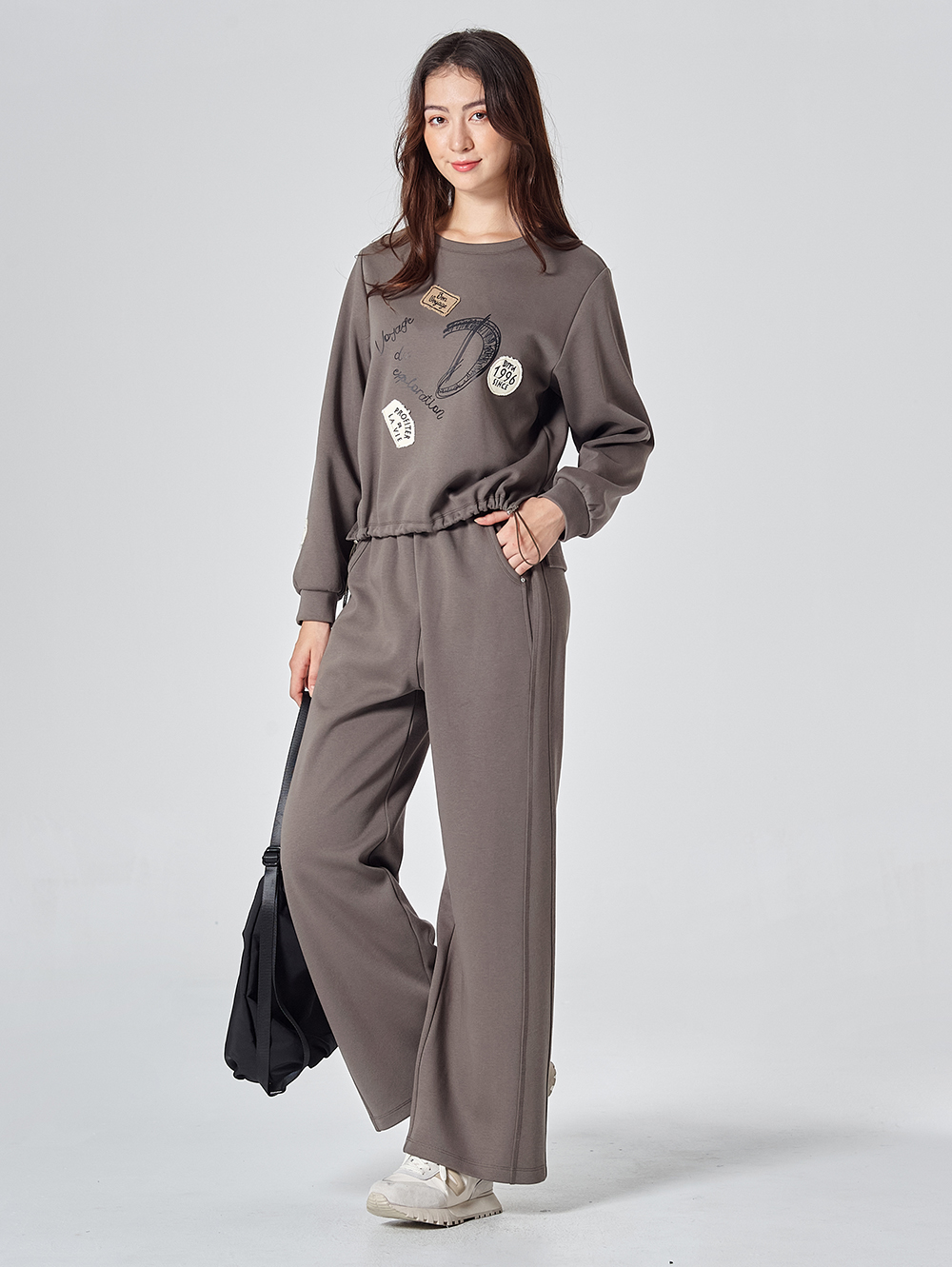 DITA運動風休閒彎刀褲