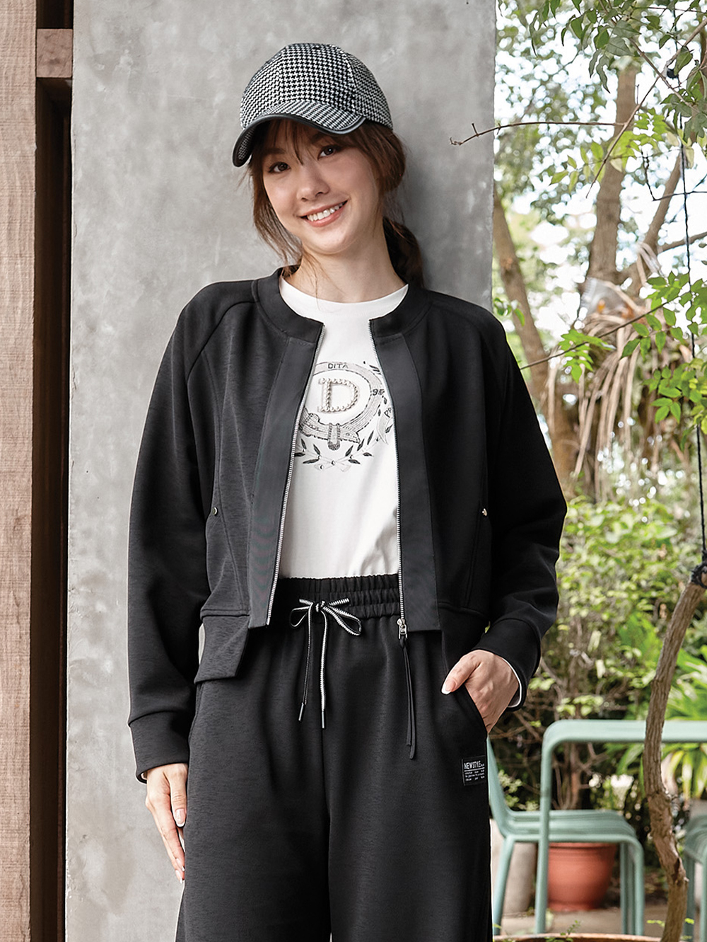 DITA率性剪接造型外套