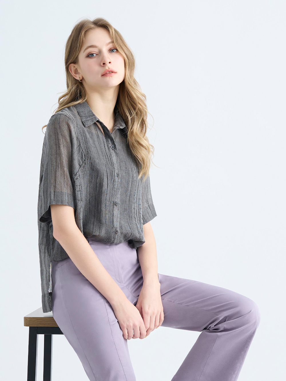 JOAN立體紋理透膚襯衫(附內搭背心)