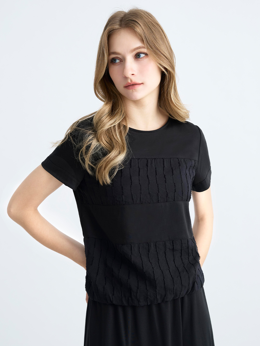 JOAN層次感組織拼接彈性上衣