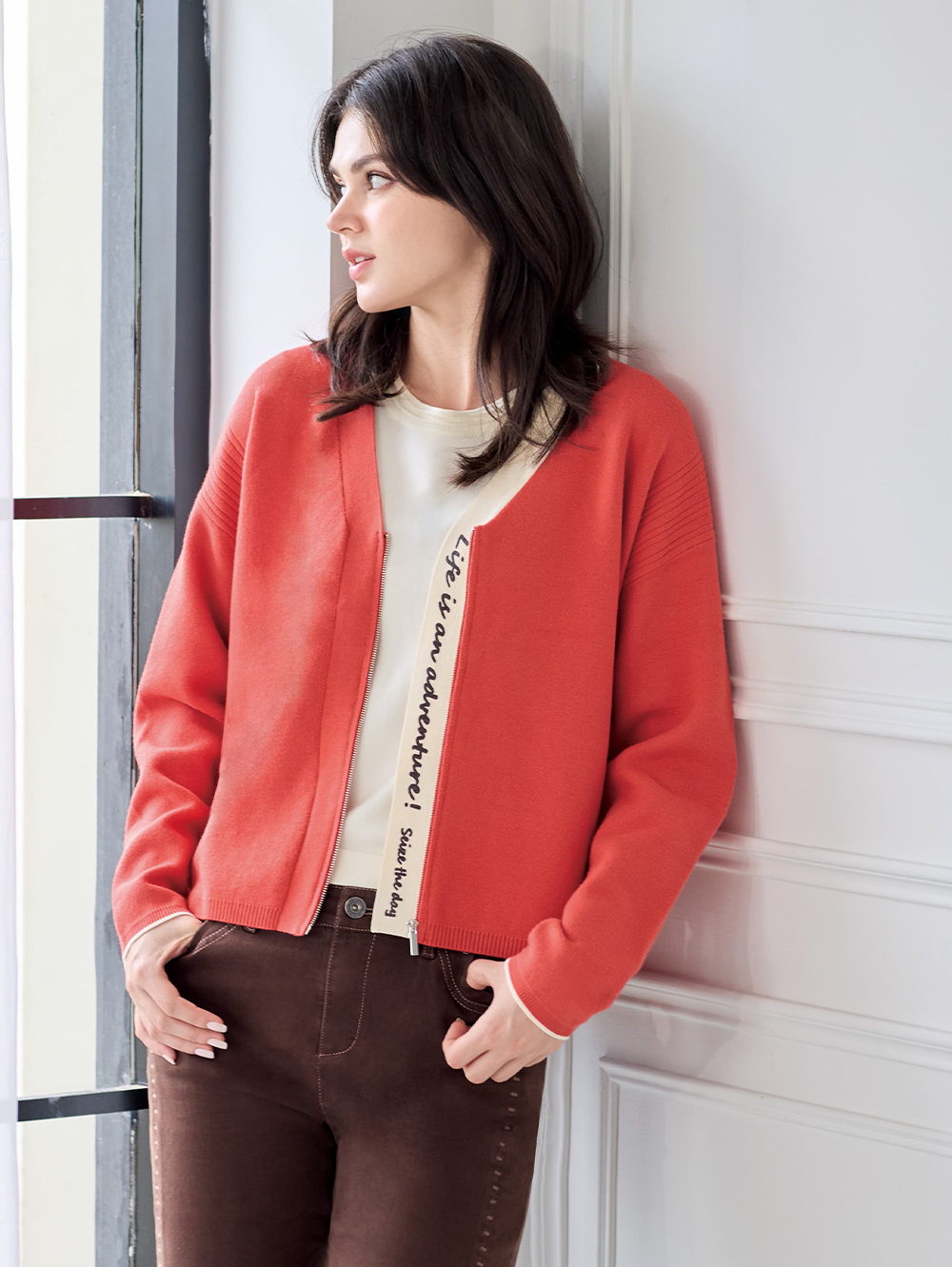 JOAN不對襯撞色針織外套