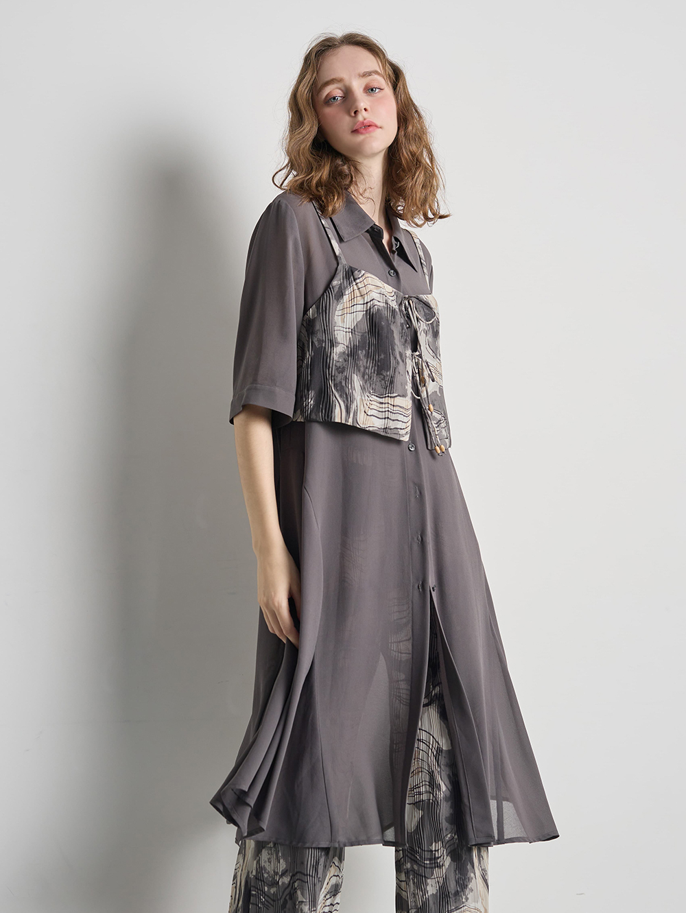 DE NOVO印花馬甲雪紡紗襯衫式洋裝