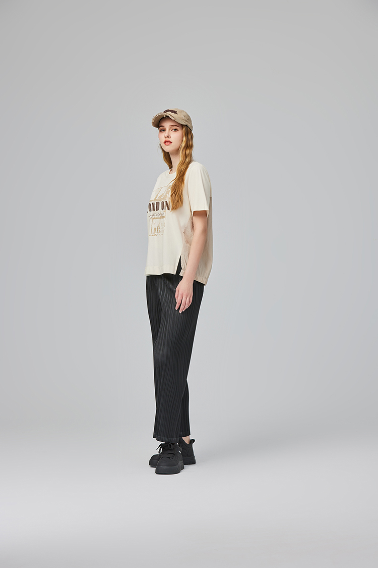 abito休閒英文印字短袖上衣