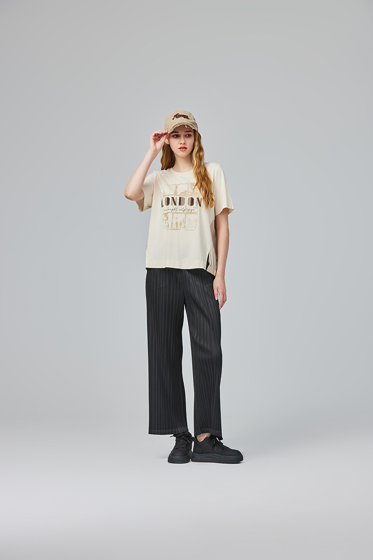 abito休閒英文印字短袖上衣