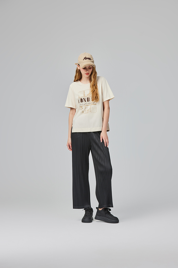 abito休閒英文印字短袖上衣