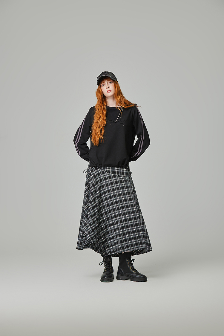 abito翻領拉鍊鋼印上衣