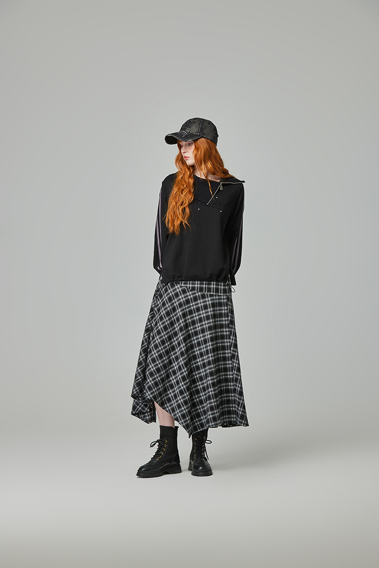 abito翻領拉鍊鋼印上衣