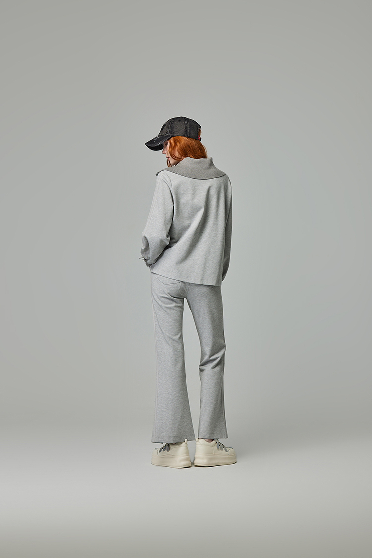 abito翻領拉鍊鋼印上衣