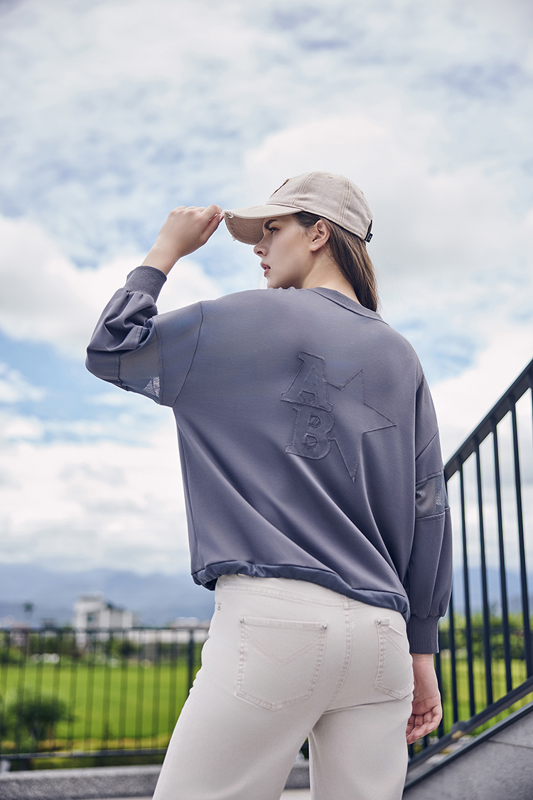 abito圓領特殊剪裁上衣