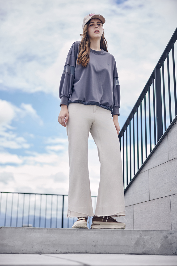 abito圓領特殊剪裁上衣