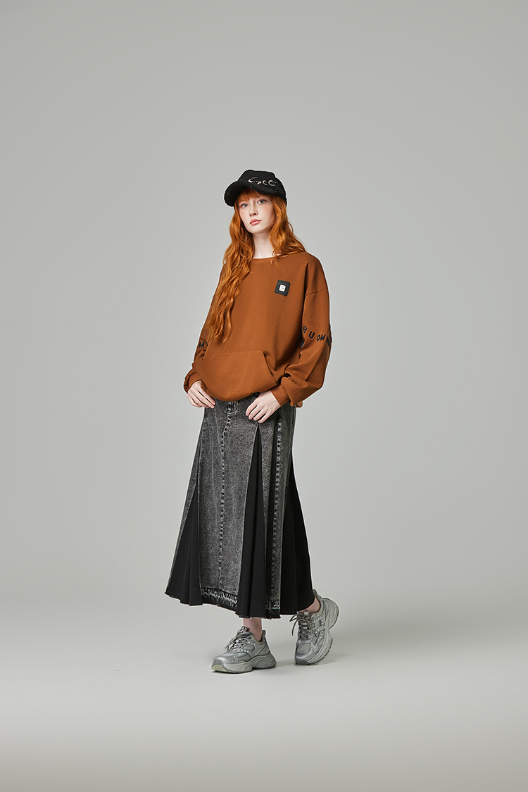 abito拼接針織文字大學T