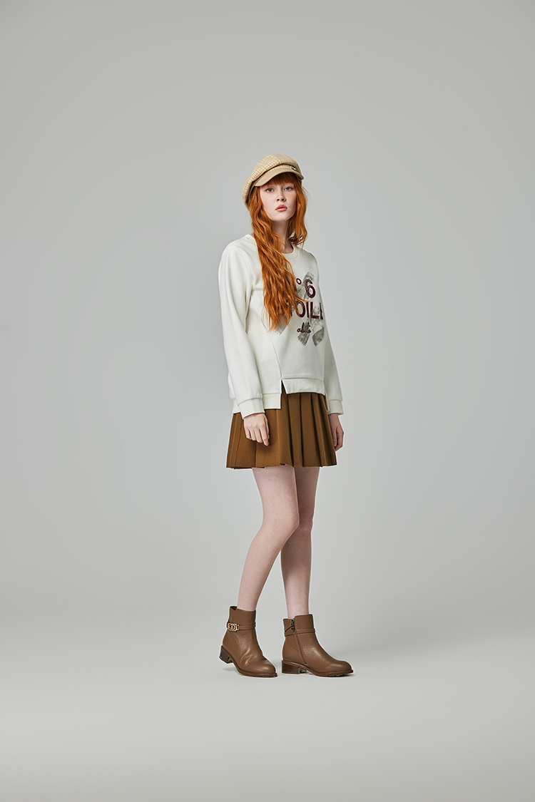 abito溫暖磨毛字母上衣