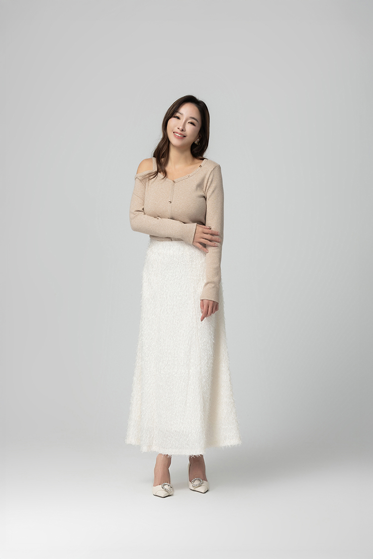 CHANG YU x abito質感挖肩V領上衣