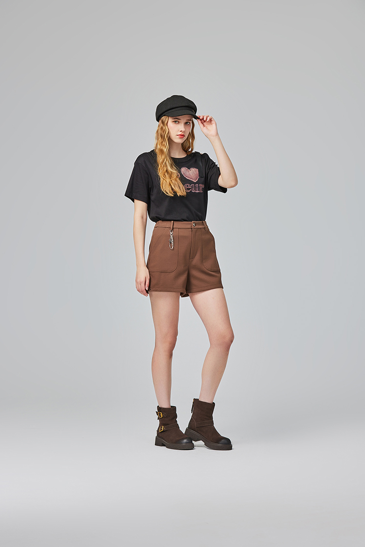 abito雙口袋五金釦飾坑條短褲