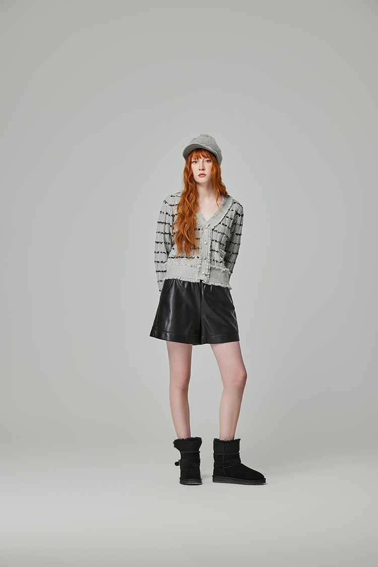 abito鬆緊腰頭皮革短褲