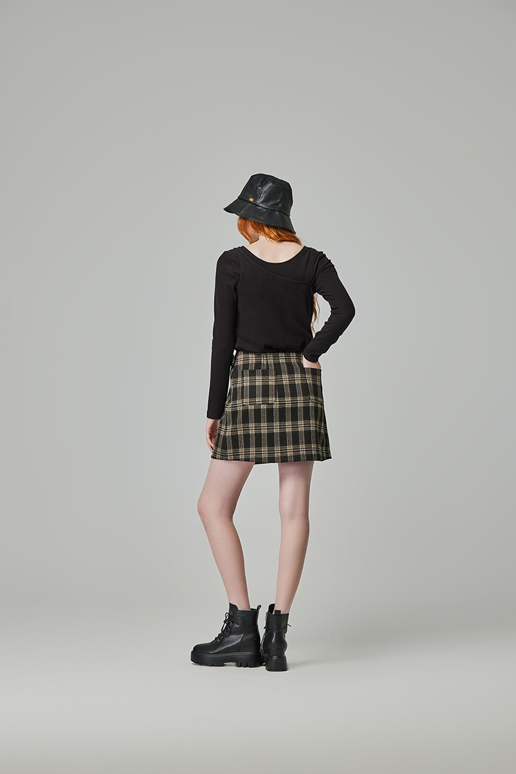 abito斜邊釦造型窄裙