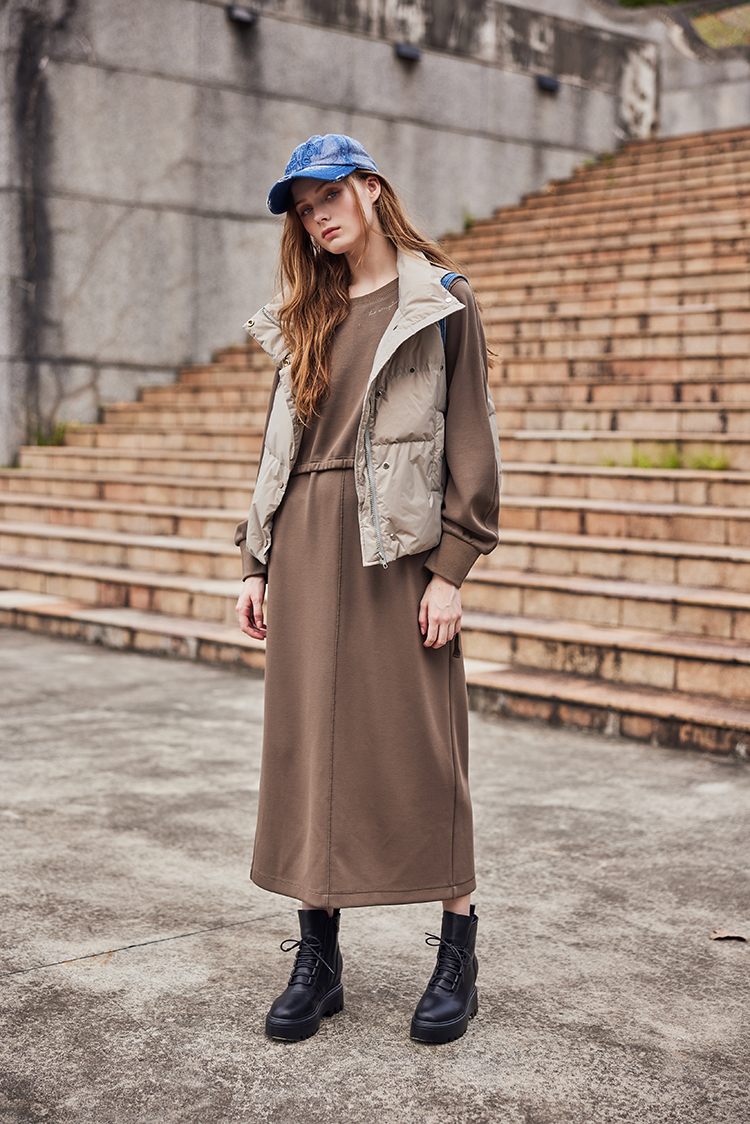 abito休閒刺繡洋裝