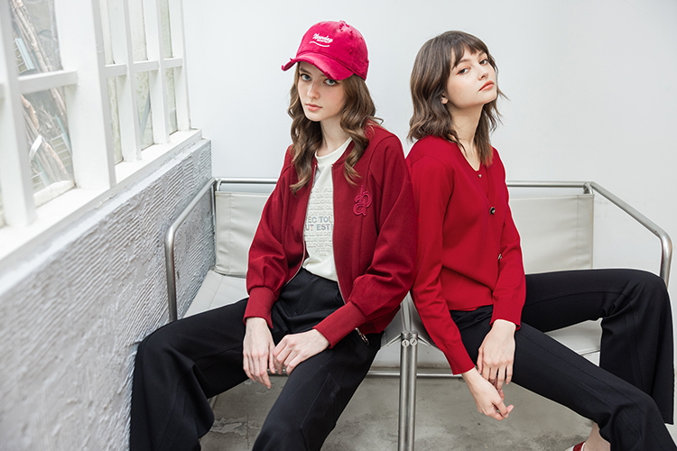 abito愛心字母鋼印上衣