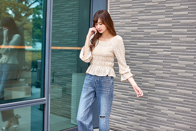 DITA泡泡袖小花簍空上衣