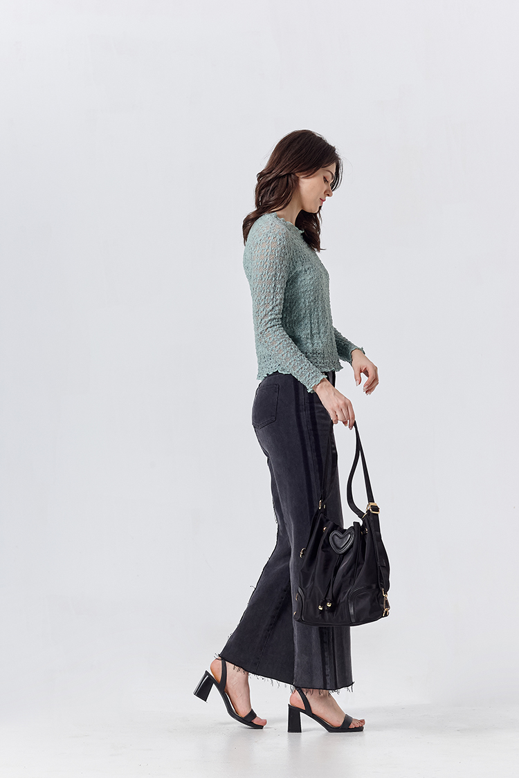 DITA甜美蕾絲修身內搭上衣(附背心)