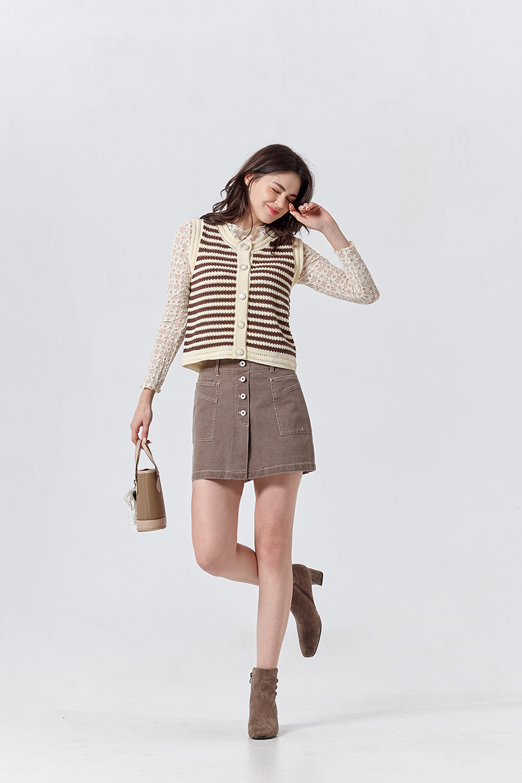 DITA甜美蕾絲修身內搭上衣(附背心)