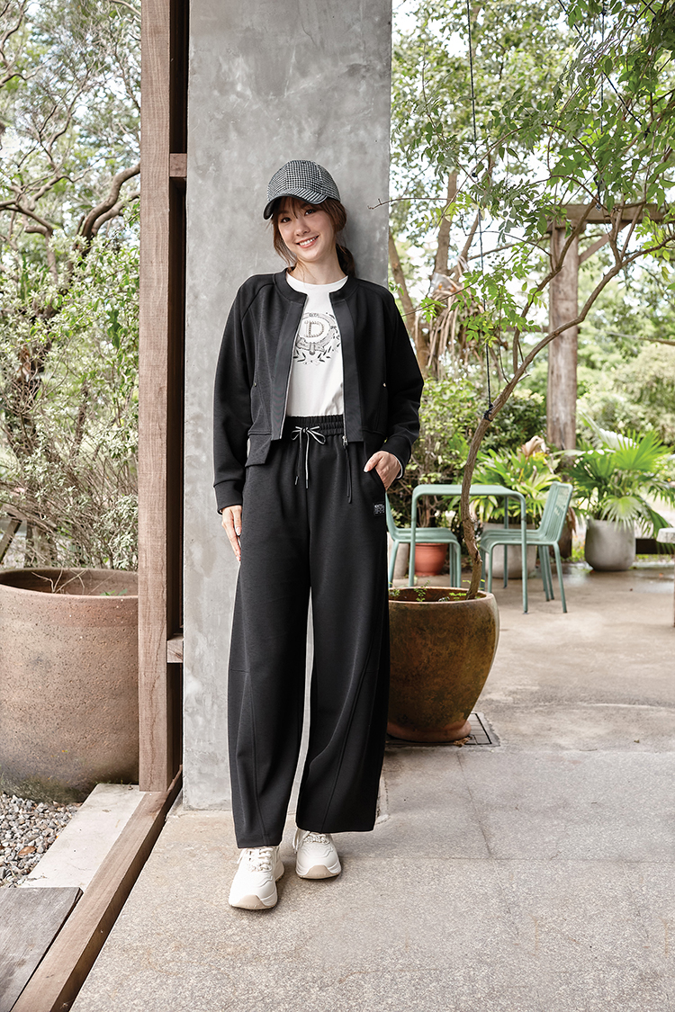 DITA率性剪接造型外套