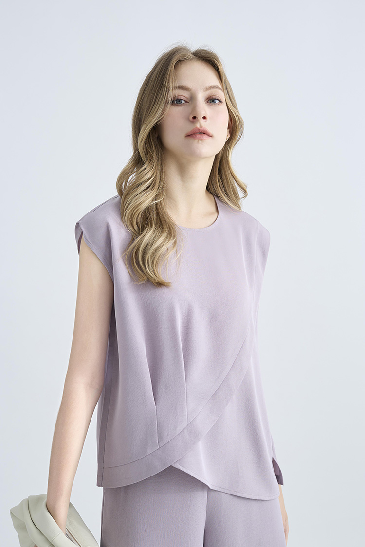 JOAN不對襯剪裁簡約上衣