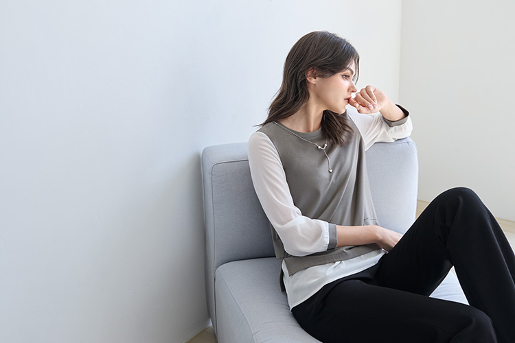 JOAN鍊飾雪紡拼接彈性上衣