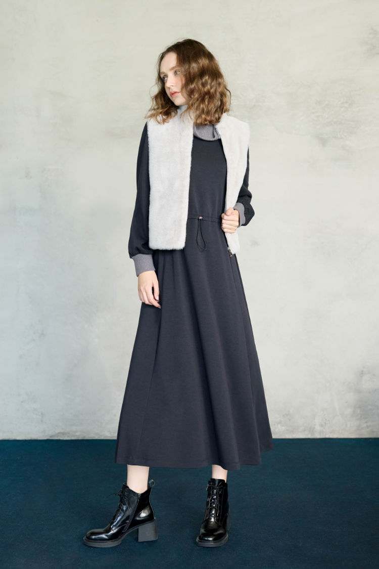 JOAN異材質高領抽繩收腰洋裝