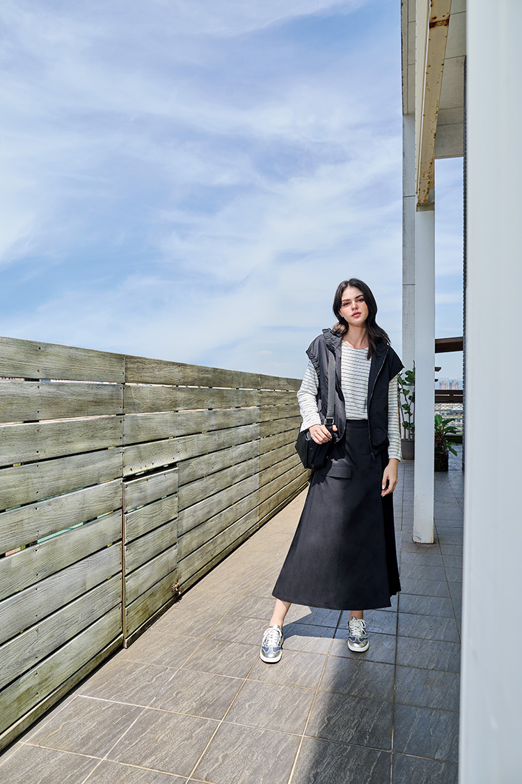 JOAN個性剪裁抽繩造型連帽背心