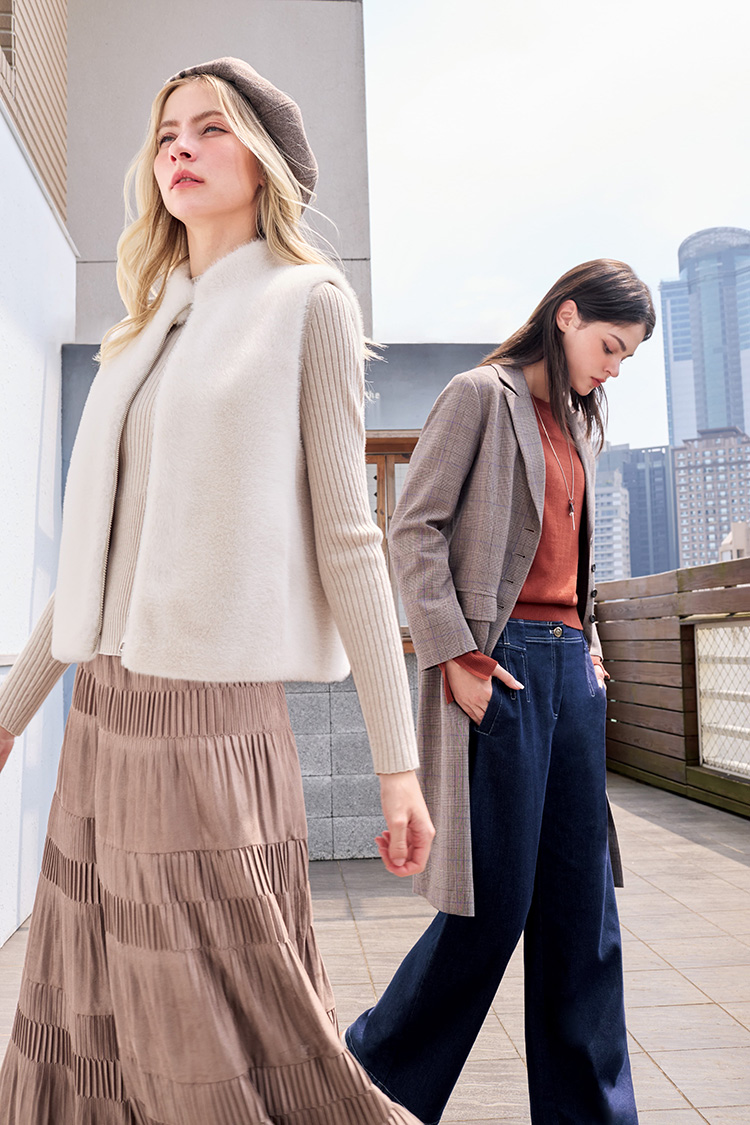 JOAN微透視層次感針織打底上衣