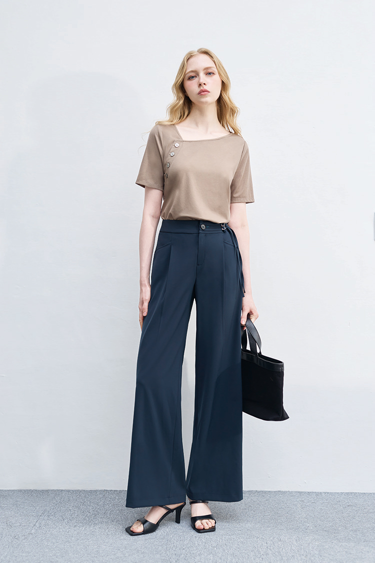 DE NOVO造型領口合身T恤