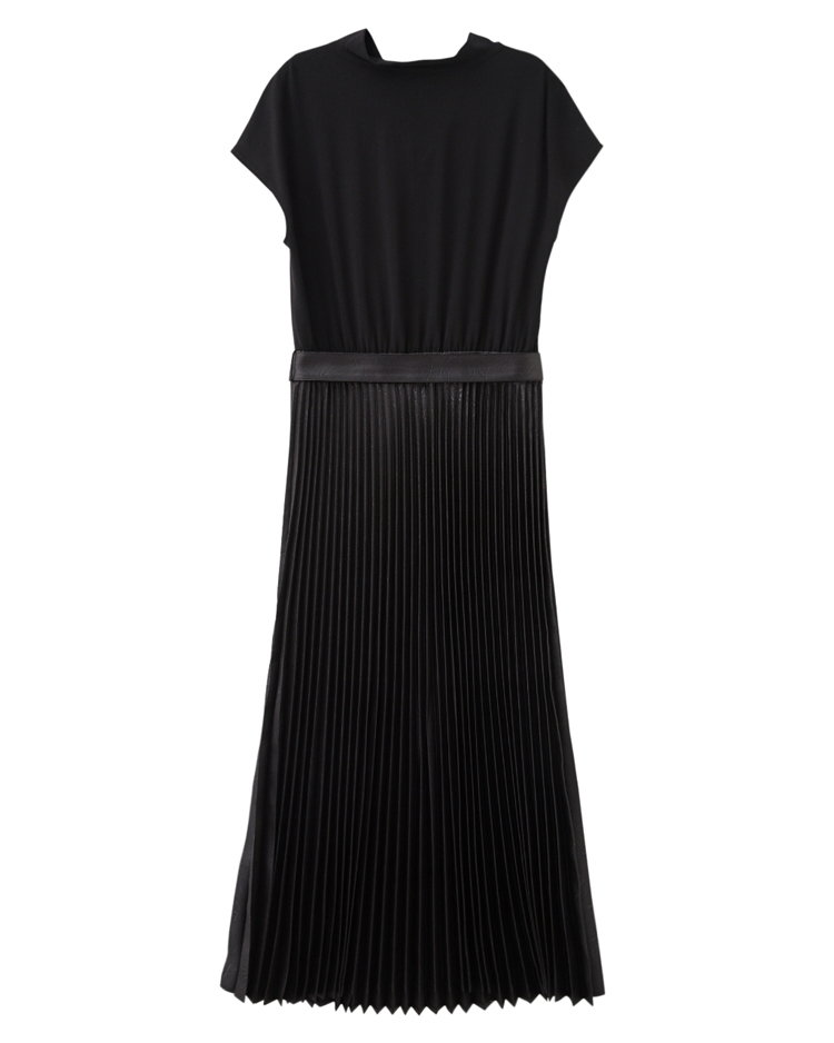 DE NOVO啞光滑面羅馬領壓褶洋裝